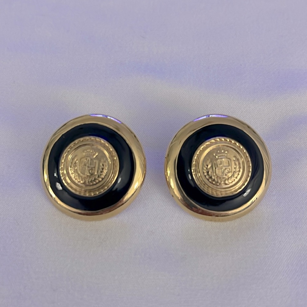 Pierced Earrings Fashion Gold Black Almost Vintage